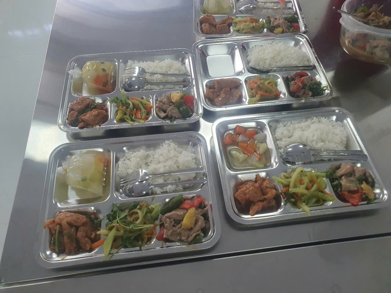 Cung cấp suất ăn công nghiệp Đức Hòa 